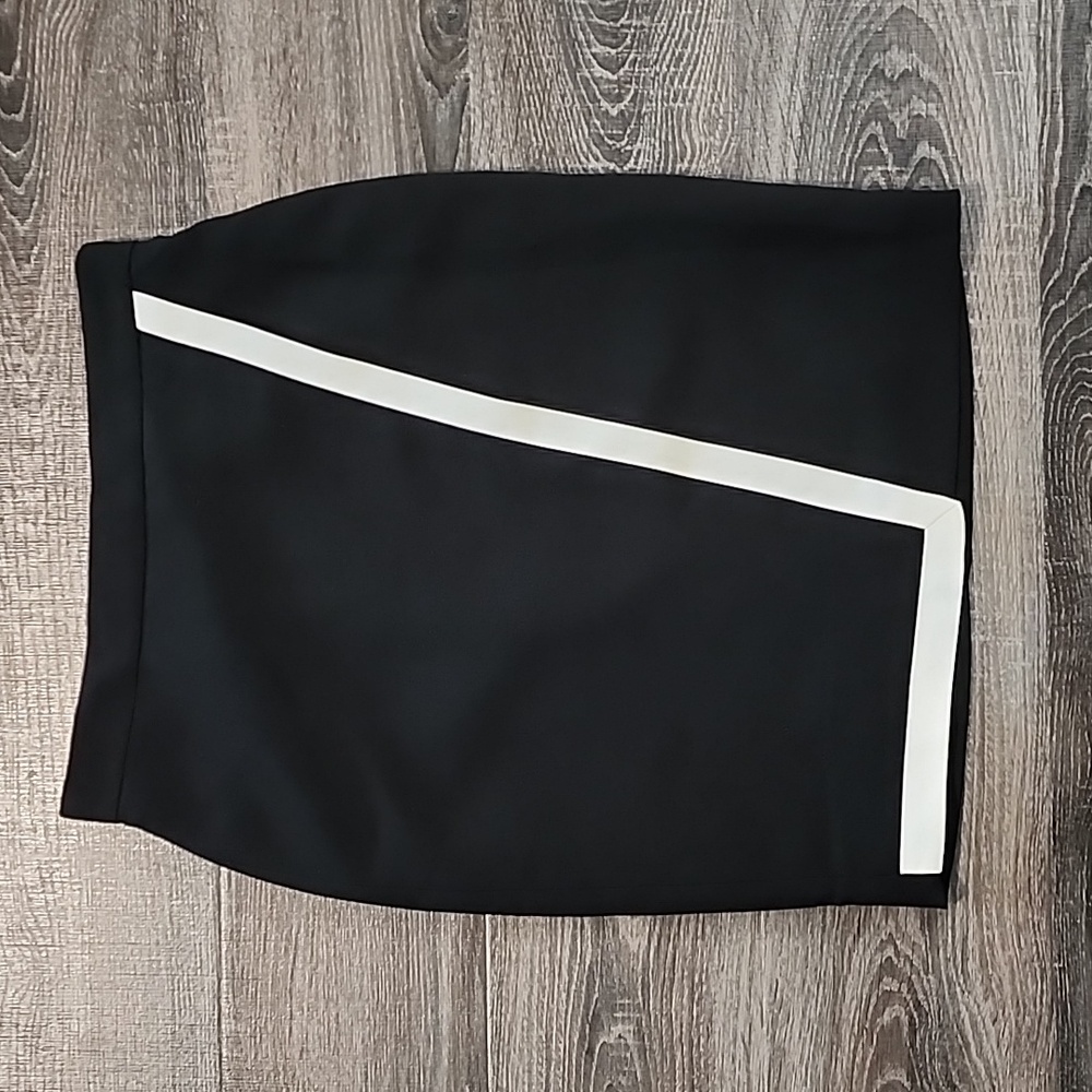🦇 J. Crew Crepe Tilted Pencil Skirt 🦇